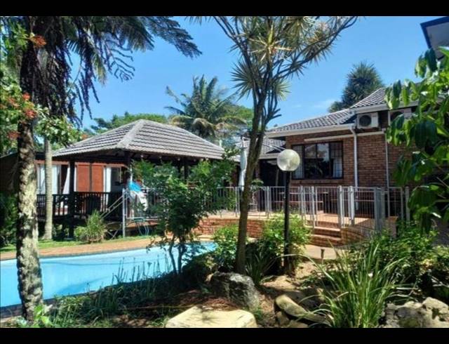 6 BEDROOM HOUSE FOR SALE IN MEER EN SEE